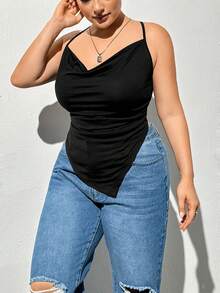 SHEIN Essnce 大尺寸夏季時尚 Y2k 黑色不對稱褶邊交叉背心領上衣,適用於休閒場合 - 黑色 - 查看 2