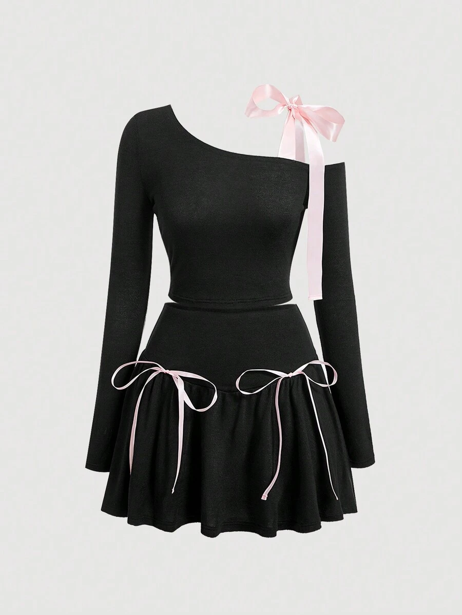SHEIN MOD Bộ áo dài tay cổ bất đối xứng và chân váy xếp ly cho nữ - màu đen - Xem 1