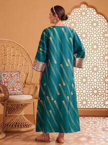 Al Najma 女士时尚优雅随机花卉印花 V 领长袖阿拉伯风格连衣裙，朴素的卡夫坦