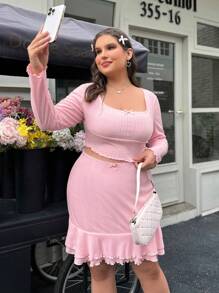 SHEIN EZwear 大尺寸蝴蝶結裝飾生菜下擺短上衣和裙子套裝 - 淺粉色 - 查看 1