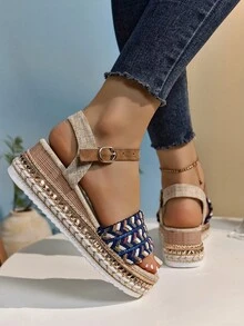 Của phụ nữ Kích thước lớn Phong cách Bohemian Dệt Rơm rạ Dây thừng Dép xăng đan Với Kim loại Đồ trang trí , Chóp giầy mở ra , Khóa dây đeo , Và Giải trí , Hoàn hảo Đối với Ngày lễ Và Các bữa tiệc , Nêm Gót chân , Dày Đế - Nhiều màu - Xem 2