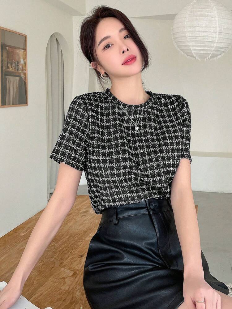 Women's Plaid Round Neck Short Sleeve T-Shirt