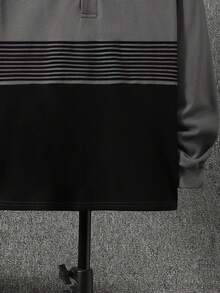 SHEIN Cậu bé Tween Giải trí Mẫu sọc Đứng cổ áo Chặn màu Áo polo - Xám - Xem 4