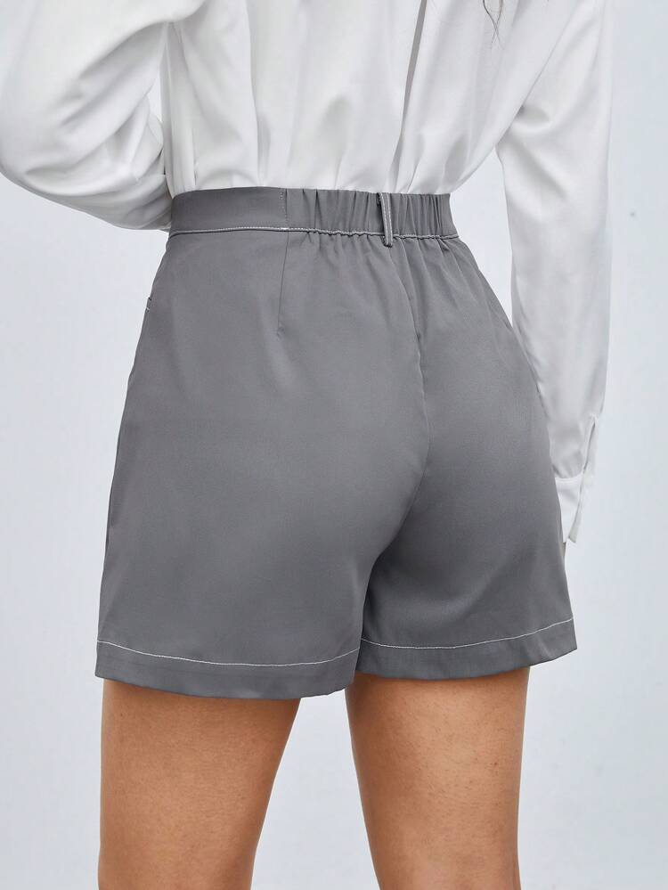 Color Block Contrast Seam Slanted Pocket Shorts