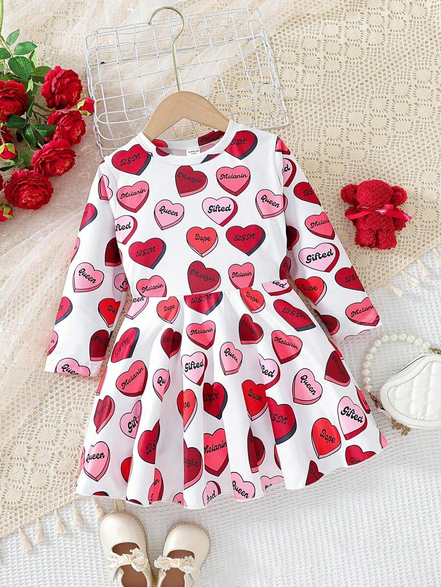 SHEIN 少女休閒連身裙,衣身心形字母印花 - 彩色 - 查看 1