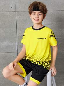 SHEIN Tween 男孩寬鬆幾何字母印花休閒圓領 T 恤和短褲運動套裝 - 綠色 - 查看 3