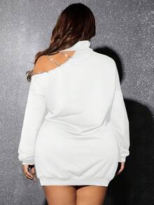 SHEIN SXY 鏈帶裝飾的大尺寸高領毛衣 - 白色 - 查看 2