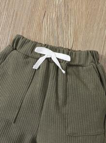 SHEIN Young Boy Two-Piece Set Of Casual And Comfortable Textured Fabric Pocket Label Short-Sleeved T-Shirt Shorts - Army Green - View 3