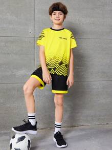 SHEIN Tween 男孩寬鬆幾何字母印花休閒圓領 T 恤和短褲運動套裝 - 綠色 - 查看 4
