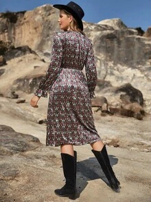 波西米亚风长款印花连衣裙，深 V 领，喇叭袖，不对称图案，适合秋冬季 - 彩色 - 查看 2