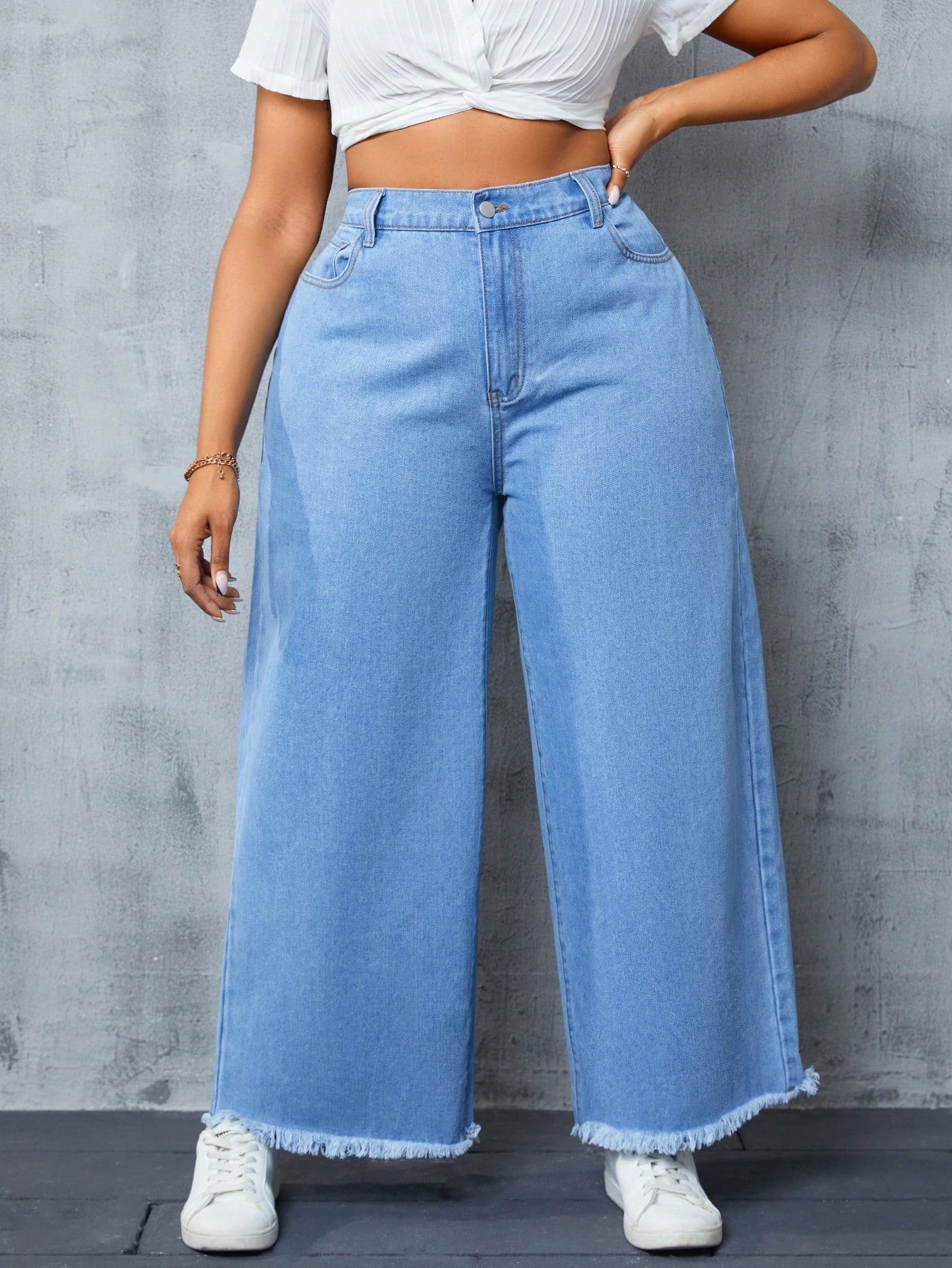 SHEIN SXY بنطلون جينز واسع الساق للسيدات ذوات الحج...