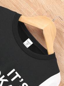 SHEIN 2入組青少年男孩休閒拼接字母印花圓領運動衫和運動長褲 - 黑與白 - 查看 8