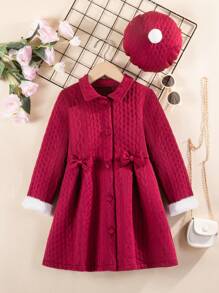SHEIN 小女孩簡單時尚的帽子,配有毛茸茸的袖口和蝴蝶結裝飾釦扣連身裙,秋冬季節 - 酒紅色 - 查看 1