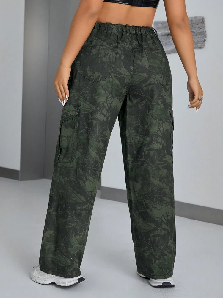 Plus Size Women'S Botanical Print Utility Pocket Jeans