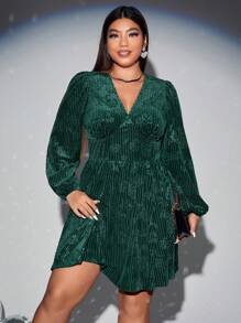 SHEIN Privé 大尺碼女款 V 領燈籠袖連身裙 - 墨綠色 - 查看 1