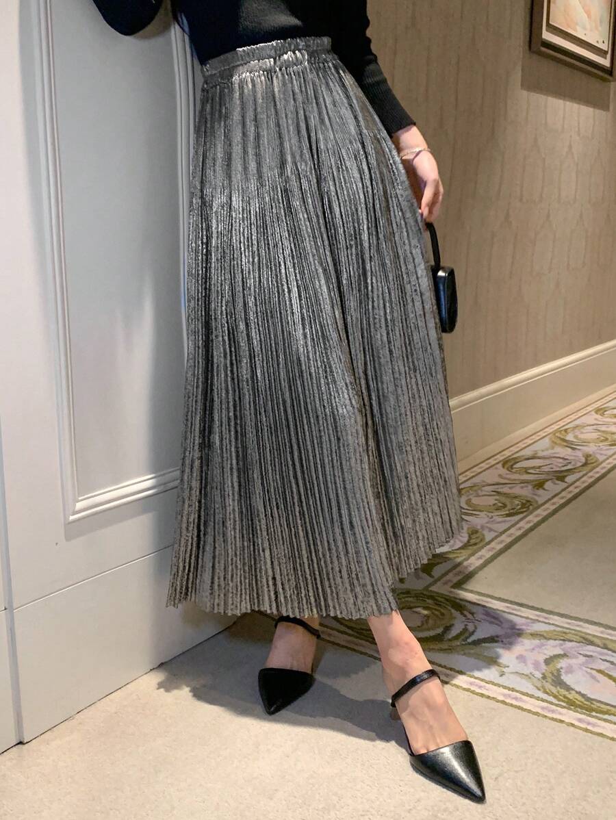 DAZY Women's Metallic Pleated Mid-Length Skirt - Grey - View 1