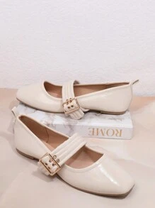 Women's Casual Comfortable Flat Shoes With Metal Buckle - White - View 1