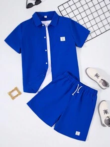 SHEIN Leap Crew 青少年男孩休閒鬆身純色英文編織標籤短袖襯衫和短褲套裝 - 藍色 - 查看 1