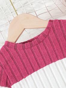 SHEIN Young Girl Soft Round Neck Long Sleeve Ribbed Sweater Dress With Patchwork Design And Beanie Hat For Autumn - Hot Pink - View 3