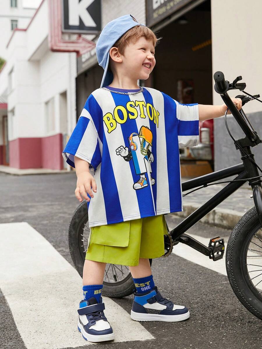 SHEIN 年轻男孩可爱宽松卡通条纹印花短袖上衣带侧袋短裤套装 - 藍色 - 查看 1