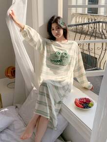 DAZY Vestido De Vestir En Casa De Rayas Bordadas Con Dibujos Animados - Verde - Ver 5