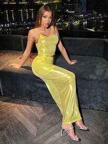 SHEIN Unity Conjunto De Dos Piezas De Camisola Y Falda Metalizada De Mujer