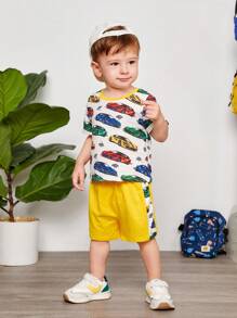 SHEIN Baby Boy Cartoon Car Pattern Round Neck Short-Sleeved Pullover Top And Shorts Two-Piece Set