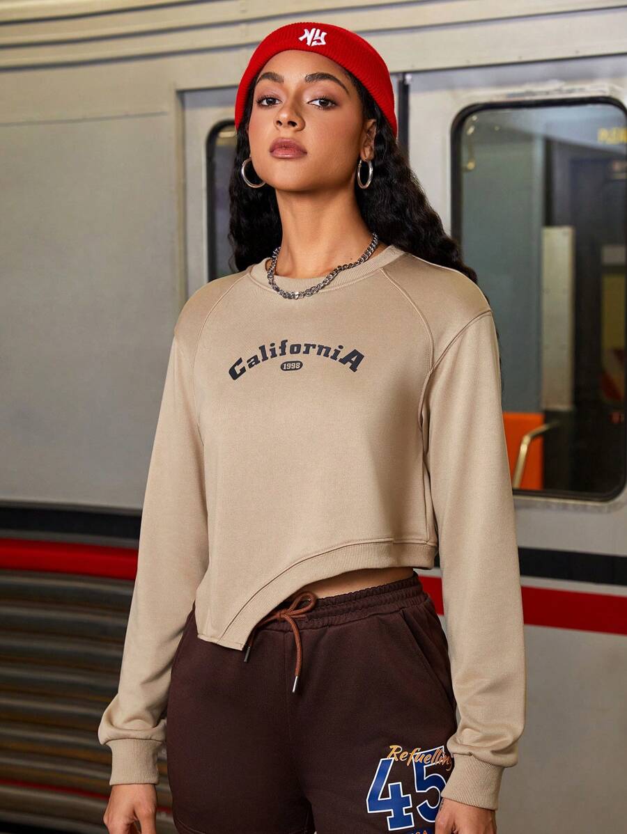 SHEIN Sports Letter Print Raglan Sleeve Asymmetrical Hem Sweatshirt - Khaki - View 1