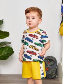 SHEIN Baby Boy Cartoon Car Pattern Round Neck Short-Sleeved Pullover Top And Shorts Two-Piece Set