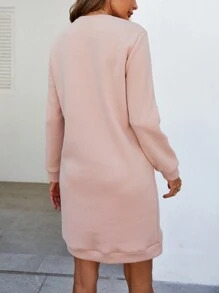 SHEIN LUNE 釦飾v領運動衫連身裙 - 粉色 - 查看 2