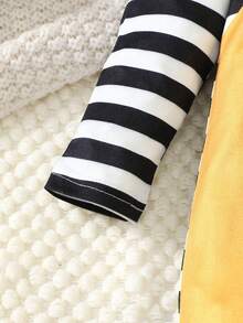 3入組新生兒男寶寶時尚全印花長袖連體衣+條紋帽子+圍兜套裝，適用於春秋季節