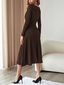 SHEIN Essnce Vestido De Manga Larga Monocromático Para Mujer - Café integral - Ver 2