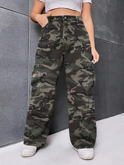 SHEIN ICON Plus Size Camouflage Print Cargo Boyfriend Jeans