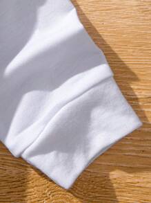 SHEIN Girls' Round Neck Sweatshirt With Portrait Printing