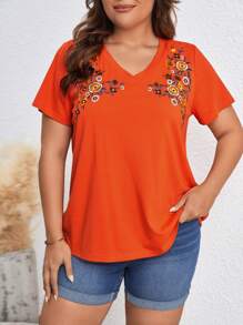 SHEIN LUNE Plus Size Floral Embroidery T-Shirt