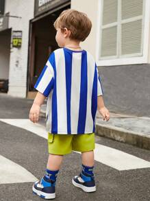 SHEIN 年轻男孩可爱宽松卡通条纹印花短袖上衣带侧袋短裤套装 - 藍色 - 查看 2