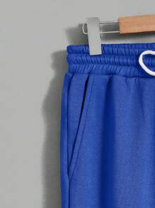 Manfinity RebelGame Men'S Letter And Face Printed Sweatshirt And Joggers Set - Royal Blue - View 9