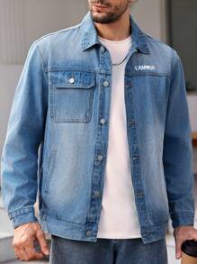 Manfinity VCAY Chaqueta vaquera de hombre con cuello vuelto, bolsillo y bordado de letras - Celeste - Ver 1