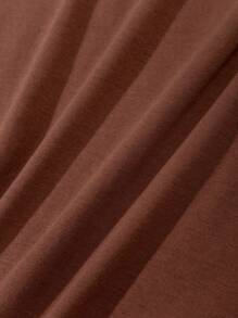 SHEIN 青少年男孩棕色字母印花 T 恤和粉紅色斜口袋短褲套裝,夏季 - 彩色 - 查看 3