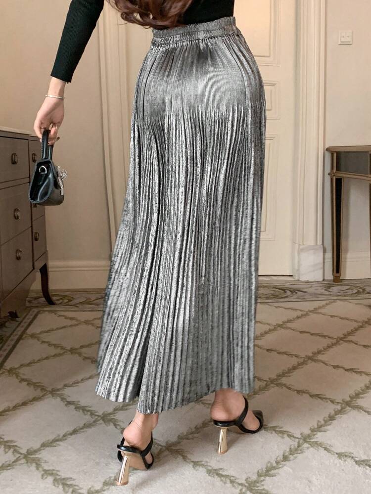Women's Metallic Pleated Mid-Length Skirt