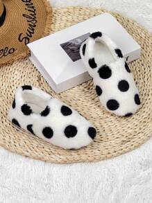 情侶款內底省地、減噪毛絨拖鞋,室內防滑無噪音家居拖鞋,女士卡通軟底室內拖鞋,秋冬硬木地板布拖鞋 - 黑與白 - 查看 1