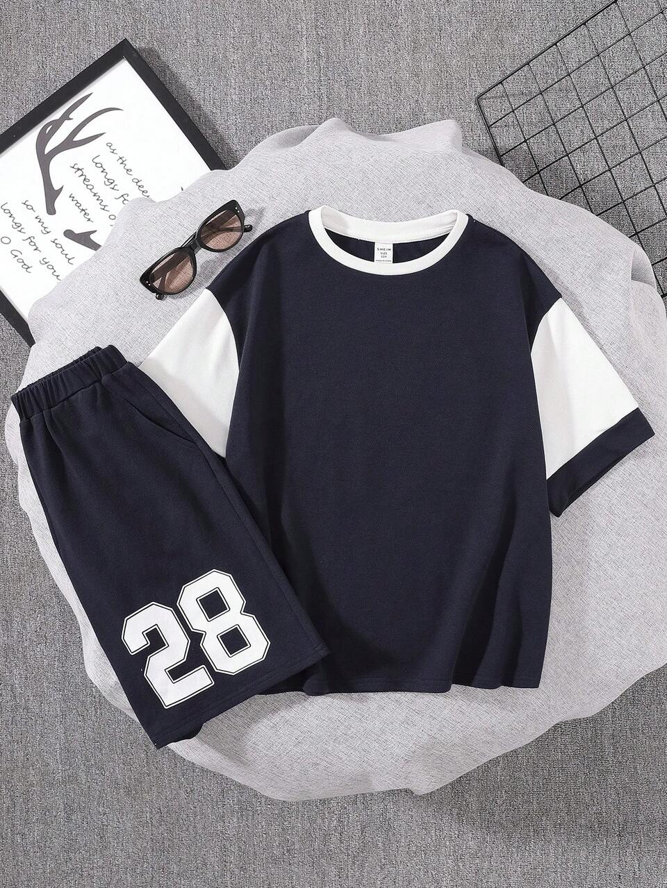 Tween Boys Casual Street Fashion Digital Printed Pattern Color-Blocked Sleeves Round Neck Pullover Loose T-Shirt Shorts Knitted Two-Piece Set