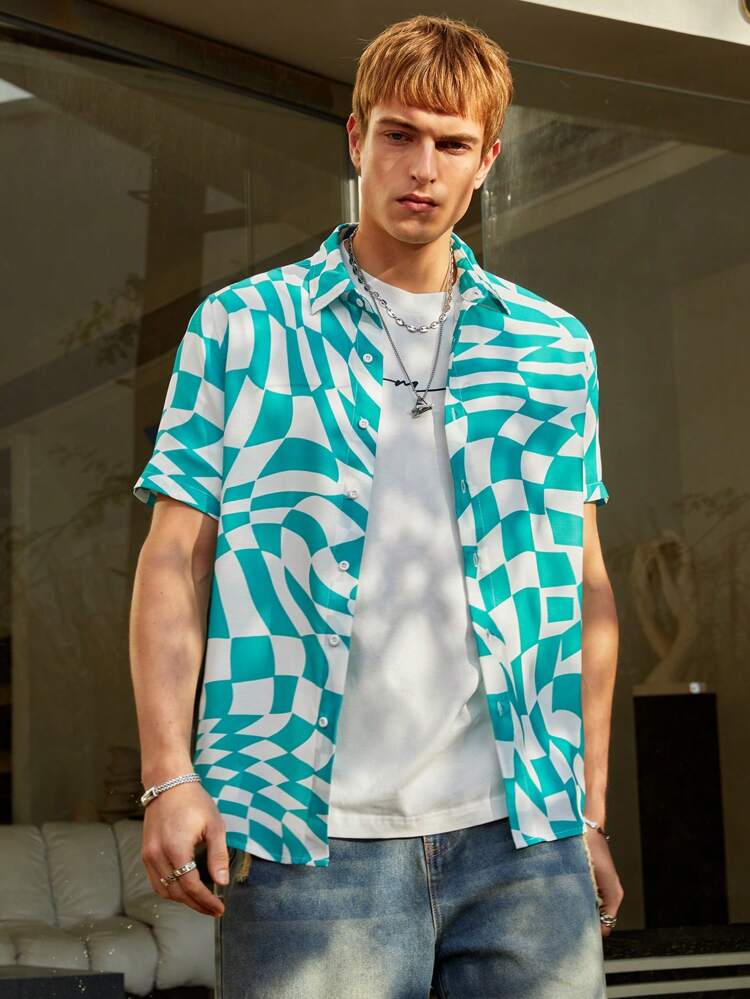 Loose Fit Men's Printed Button-Down Short Sleeve Casual Shirt
