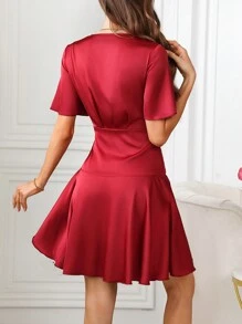 SHEIN Clasi Vestido De Cuello Envolvente Para Mujer Con Decoración Lateral De Anillos Circulares - Rojo - Ver 2