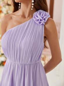 SHEIN Belle Váy dài một vai dành cho nữ Váy dài bằng vải chiffon xếp li xiên trang trí hoa oải hương chảy và thân thiện với làn da Váy phù dâu bằng vải voan thoải mái - Màu tím hoa cà - Xem 7