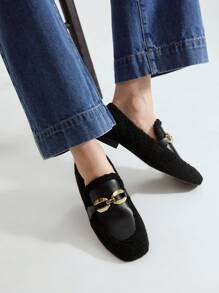 MOTF PREMIUM CHAIN DECOR WOMEN'S FLAT HEEL SHOES WITH FURRY DECORATION - Black - View 5