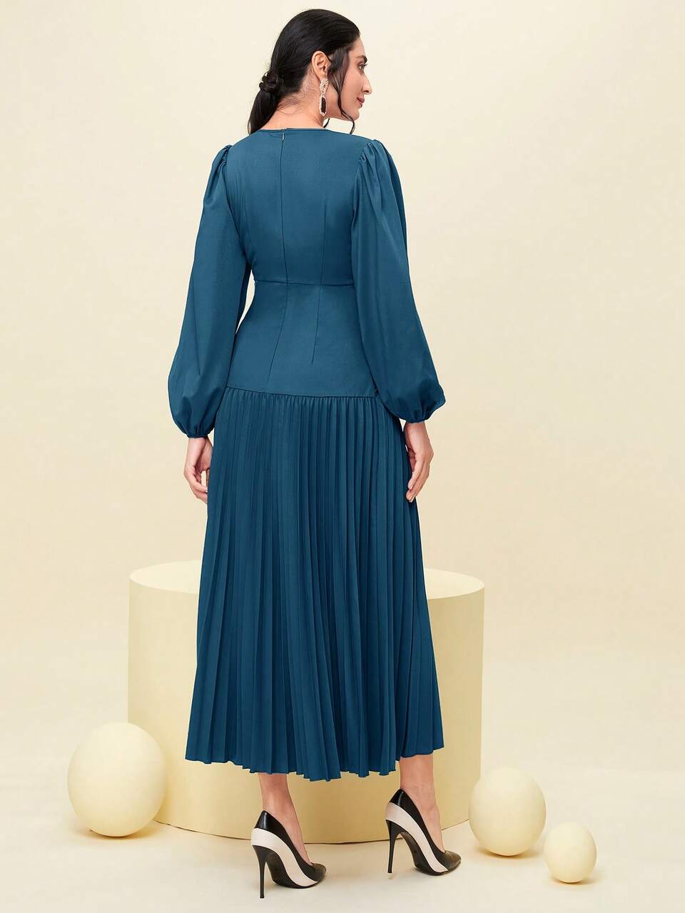 Pleated Hem Dress With Knotted Lantern Sleeves