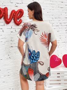 SHEIN LUNE 大码复古孔雀羽毛与植物图案 V 领直筒连衣裙 - 杏色 - 查看 2