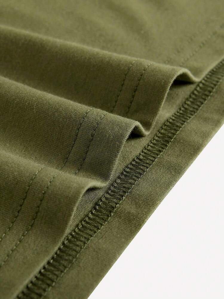 ROMWE MEN Batman X ROMWE Camiseta De Manga Corta Con Diseño De Retrato Y Eslogan Para Hombre - Verde militar - Ver 4
