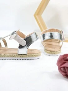 Fashionable Casual Silver Flat Sandals For Girls